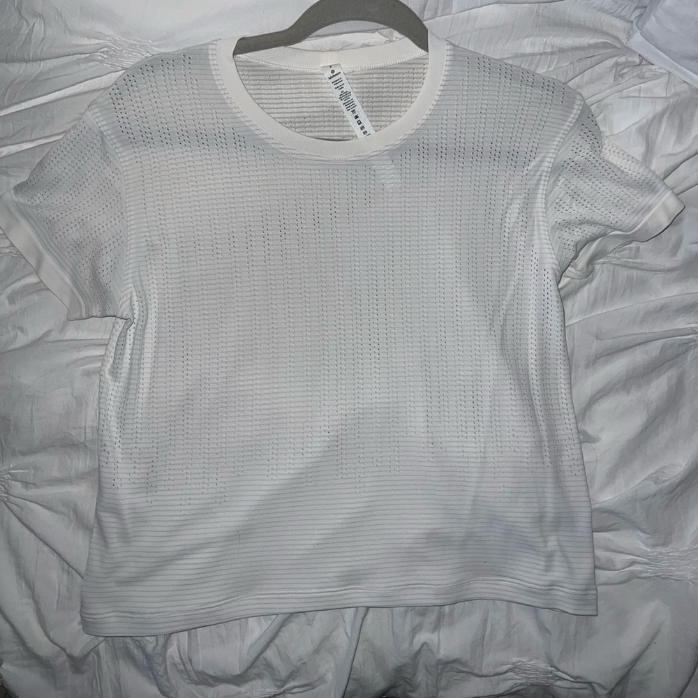 Lululemon cropped white t shirt